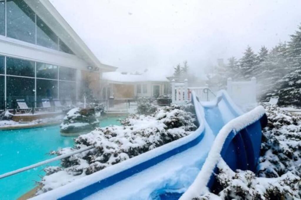 Mountain Lodge Getaway, Ski-In/Ski-Out, Heart Of The Village Snowshoe Extérieur photo